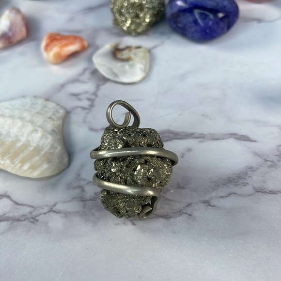Quartz Pyrite Geode Seashell Stones Collection - Picture 8 of 8